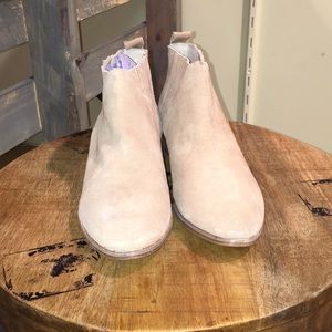 Matisse suede booties